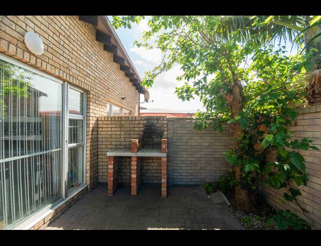 1 BEDROOM APARTMENT FOR SALE IN WALMER HEIGHTS